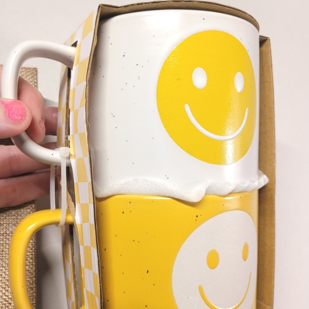 Stacking Happy Mugs Set - Picture 4 of 5